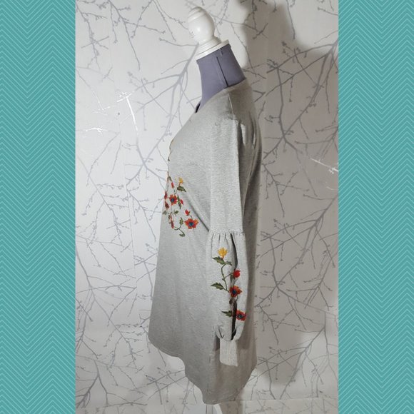 Solitaire Gray Floral Embroidered Crewneck Shift Dress - Picture 3 of 6